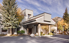 Squaw Valley Lodge